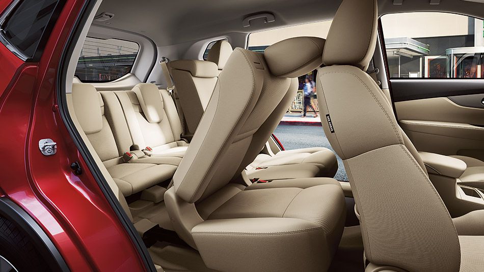 2016 Nissan Rogue SV AWD Interior