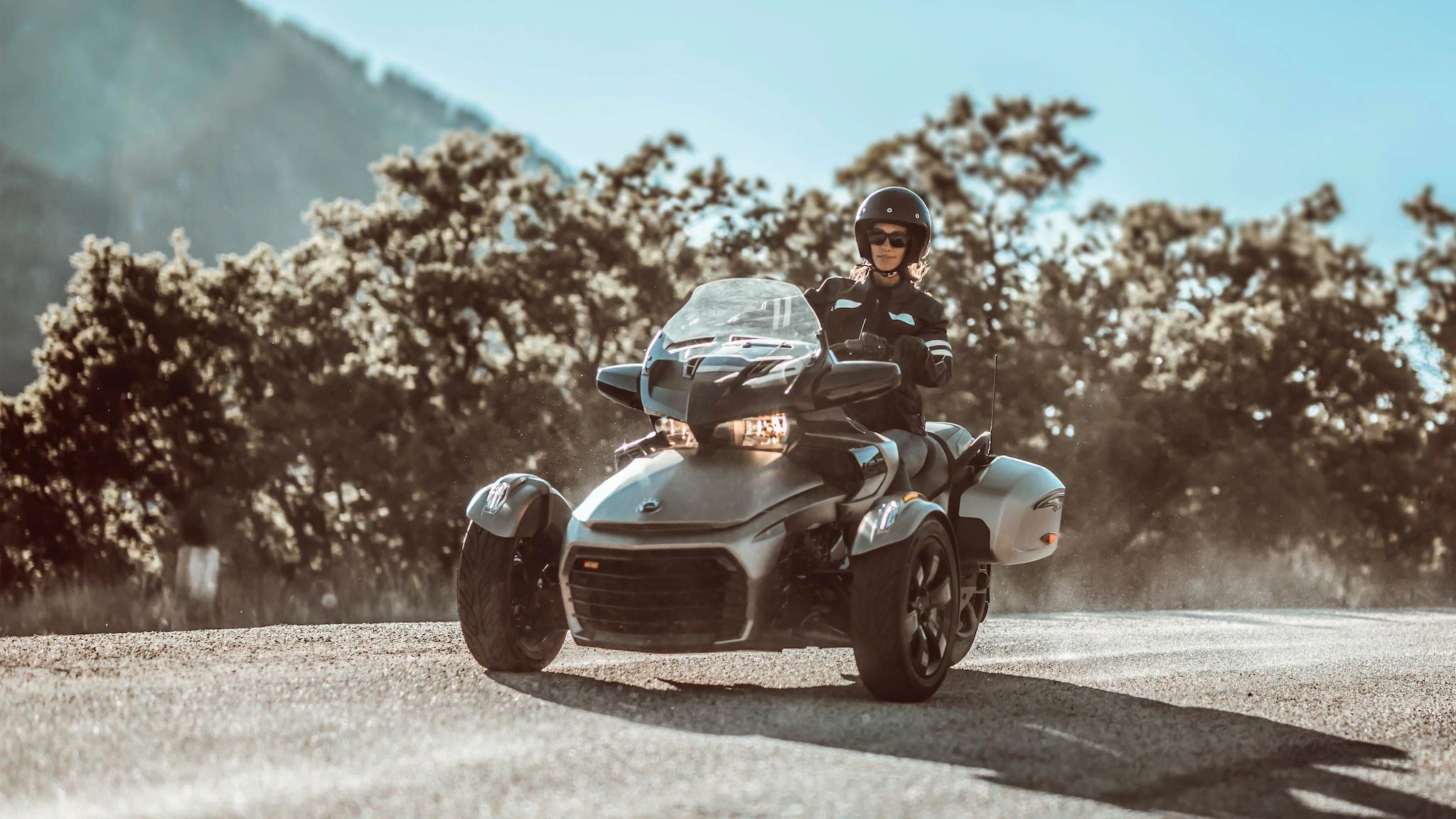 2021-Can-Am-Spyder-F3-T-Hero-Image