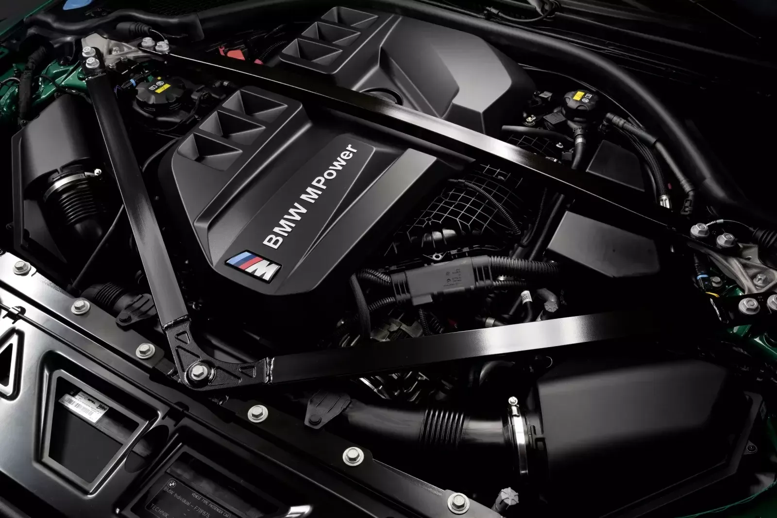 2021-bmw-m3-competition_1600x0-engine-1