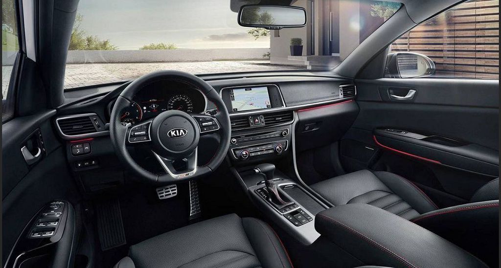 Here Are Our 10 Favorite Features In The New Kia K5