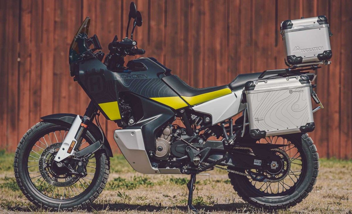 2022 Husqvarna Norden 901 touring-ready side view