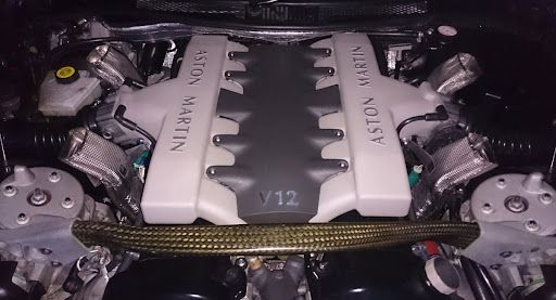 Aston Martin V12 Motor