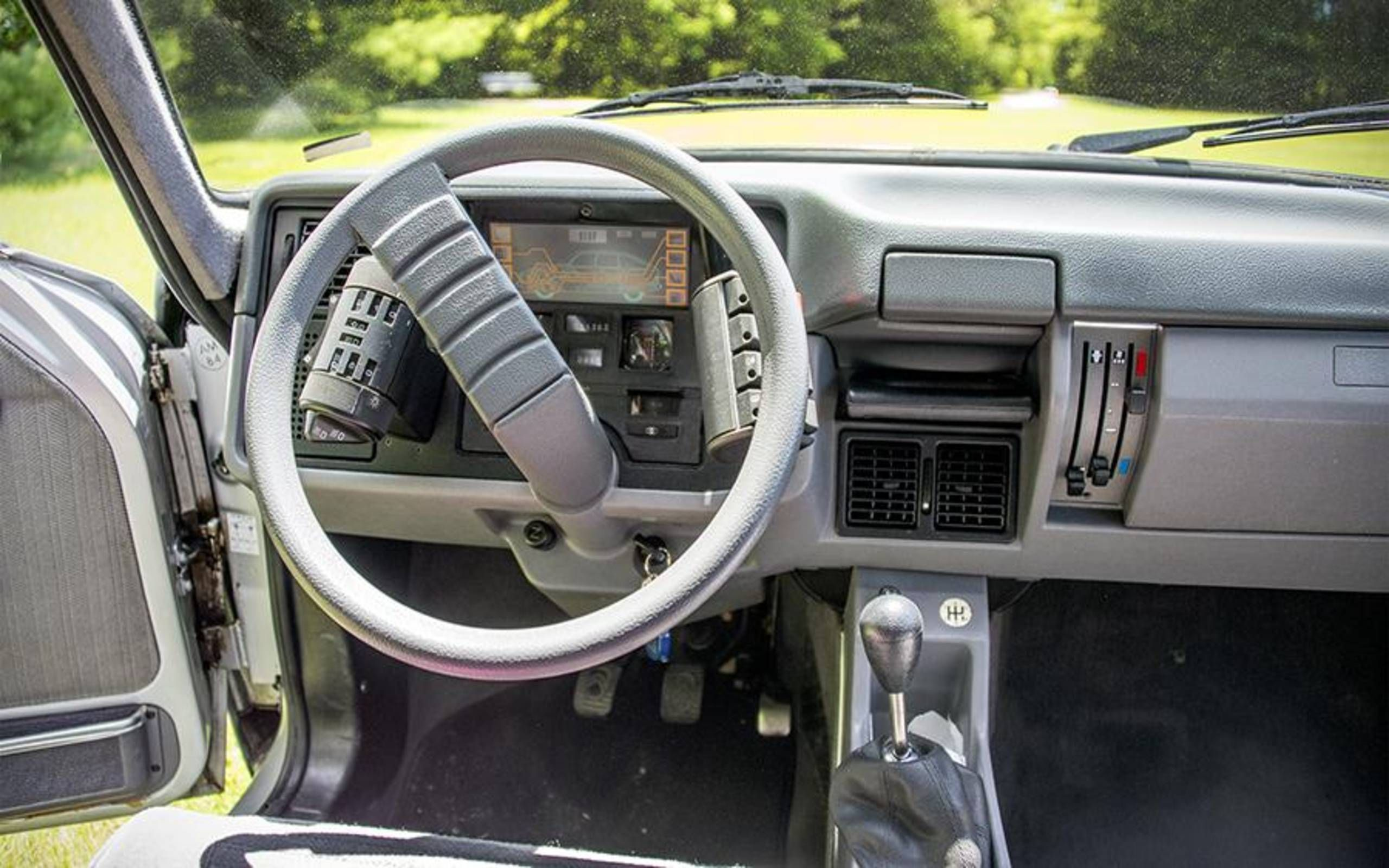 The interior of the 1988 Citroen GSA Pallas