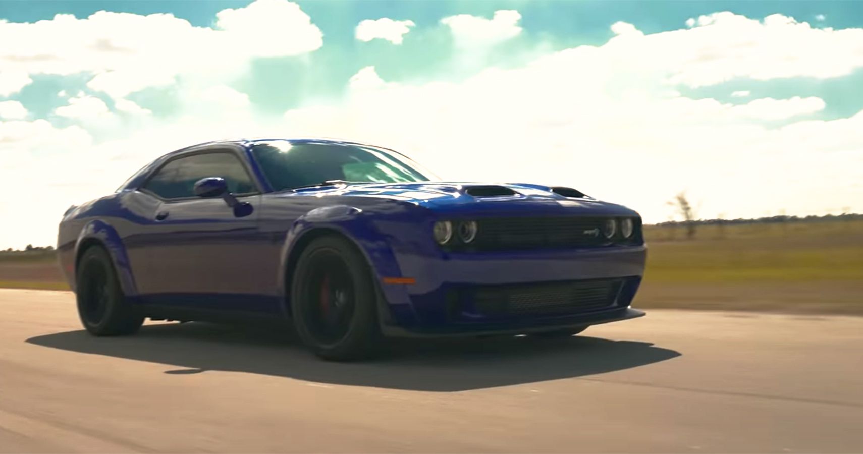This 1,000HP Dodge SRT Challenger Hellcat Redeye Dominates With Its