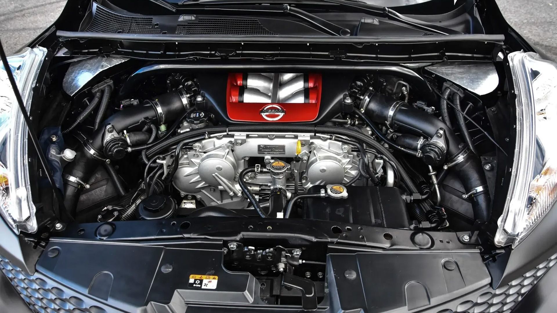Nissan Juke-R GT-R engine inside under the hood intake turbo horsepower v6