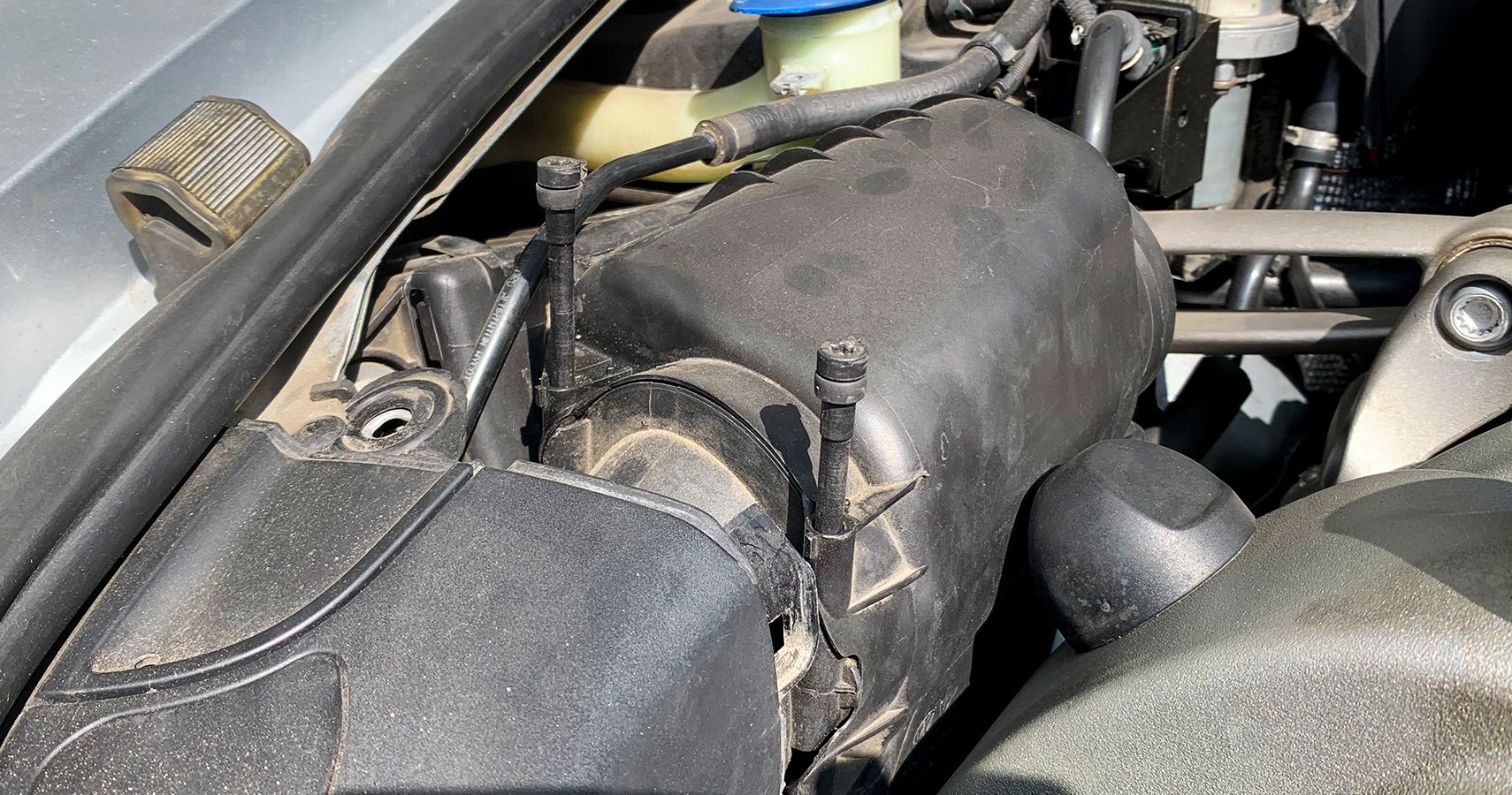 Porsche Cayenne Project How To Replace The Engine And Cabin Air Filters