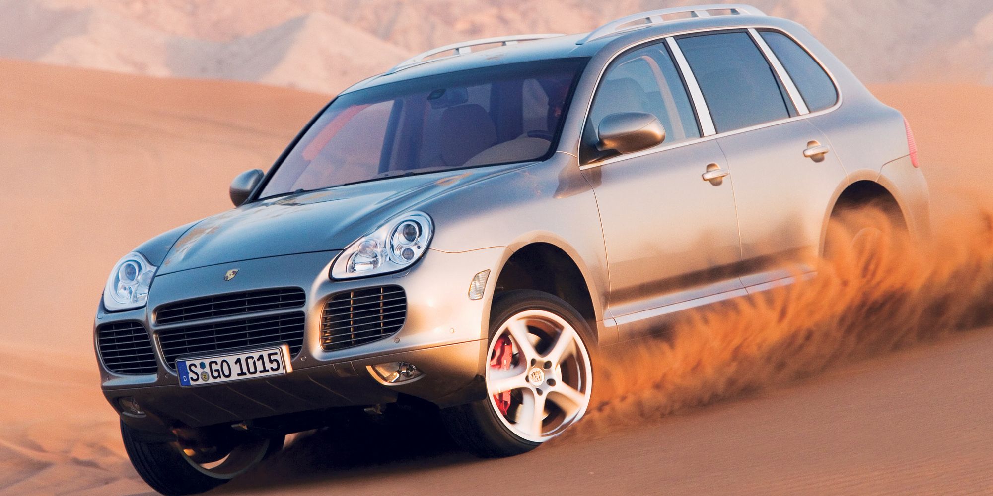 Front 3/4 view of the Cayenne Turbo on a sand dune