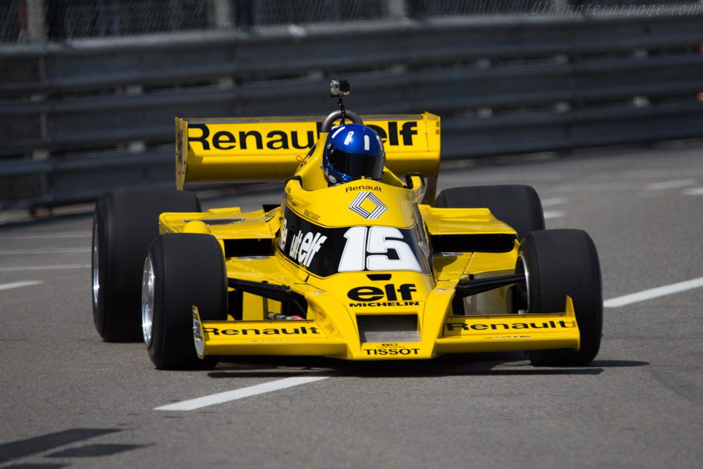 RENAULT RS01