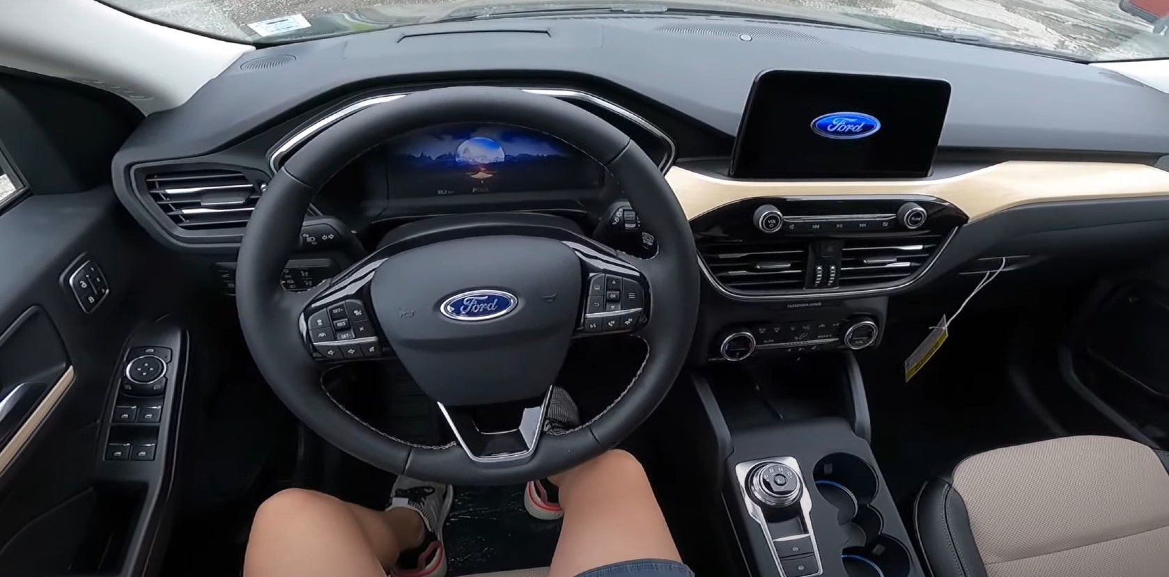 2022 Ford Escape Hybrid Inside