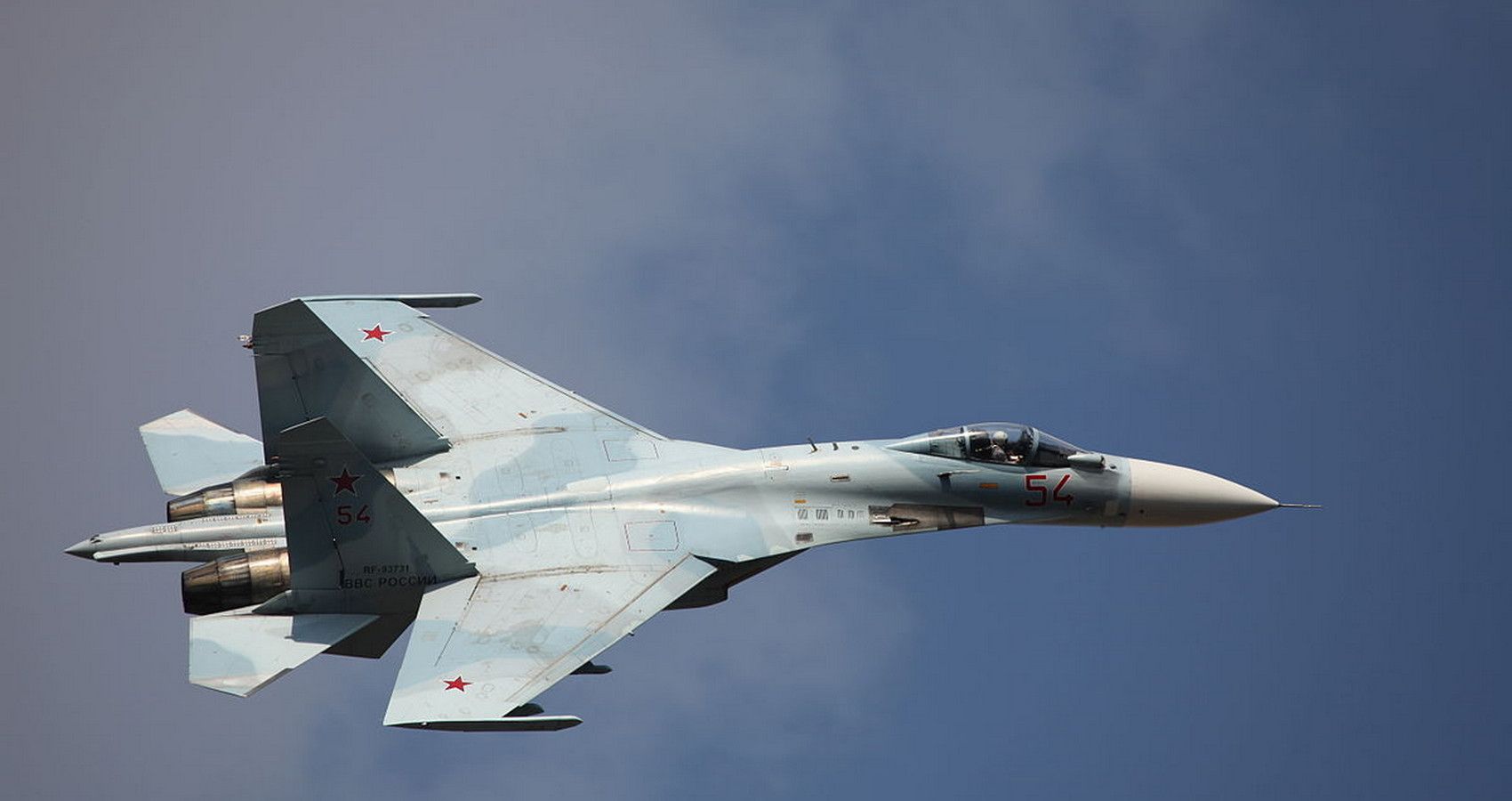 Sukhoi Su-27 - Fly by