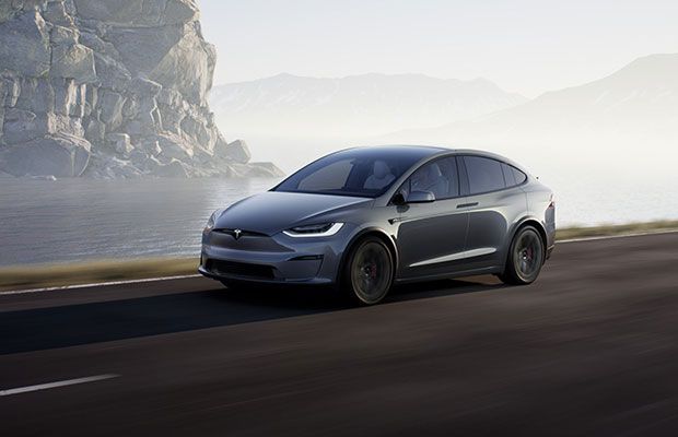 Tesla-Model-X-SUV-facelift-Plaid-2021-3