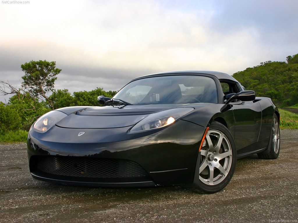 A picture of the 2008 model of the Tesla Roadster.