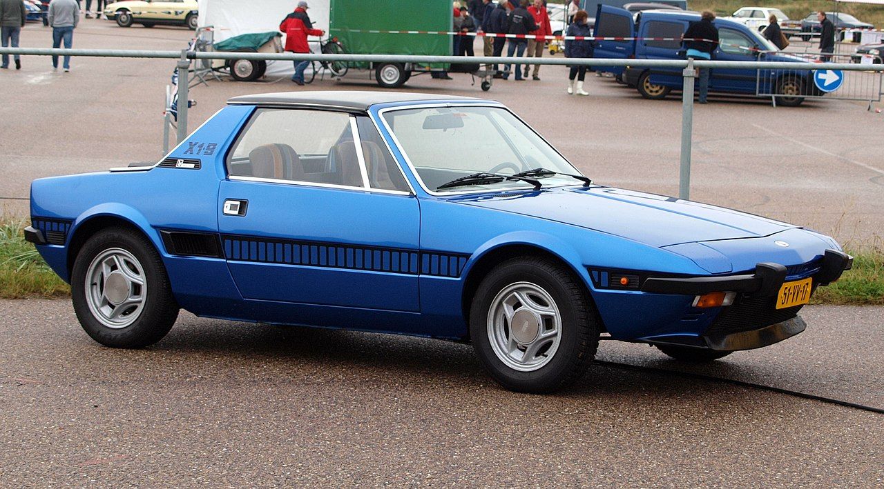 1978 FIAT X1/9 in blue- front left
