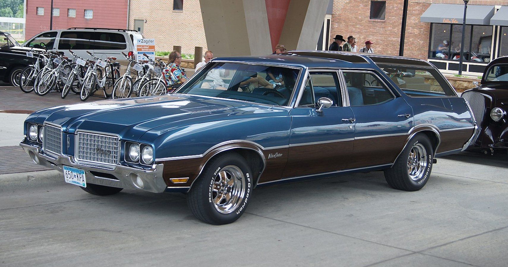 Here's What Made The Oldsmobile Vista Cruiser The Ultimate Sleeper Wagon