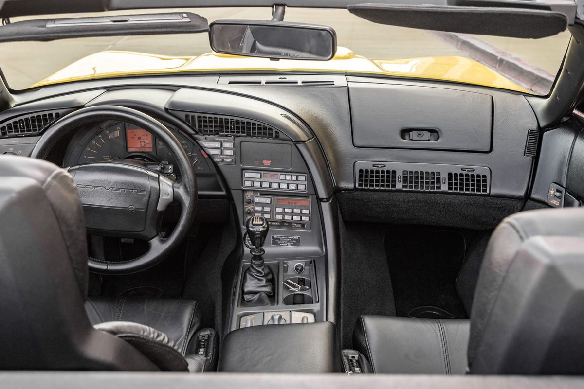 1991-Chevrolet-Corvette-Callaway-Twin-Turbo-Convertible-Sports-Cars-Interior