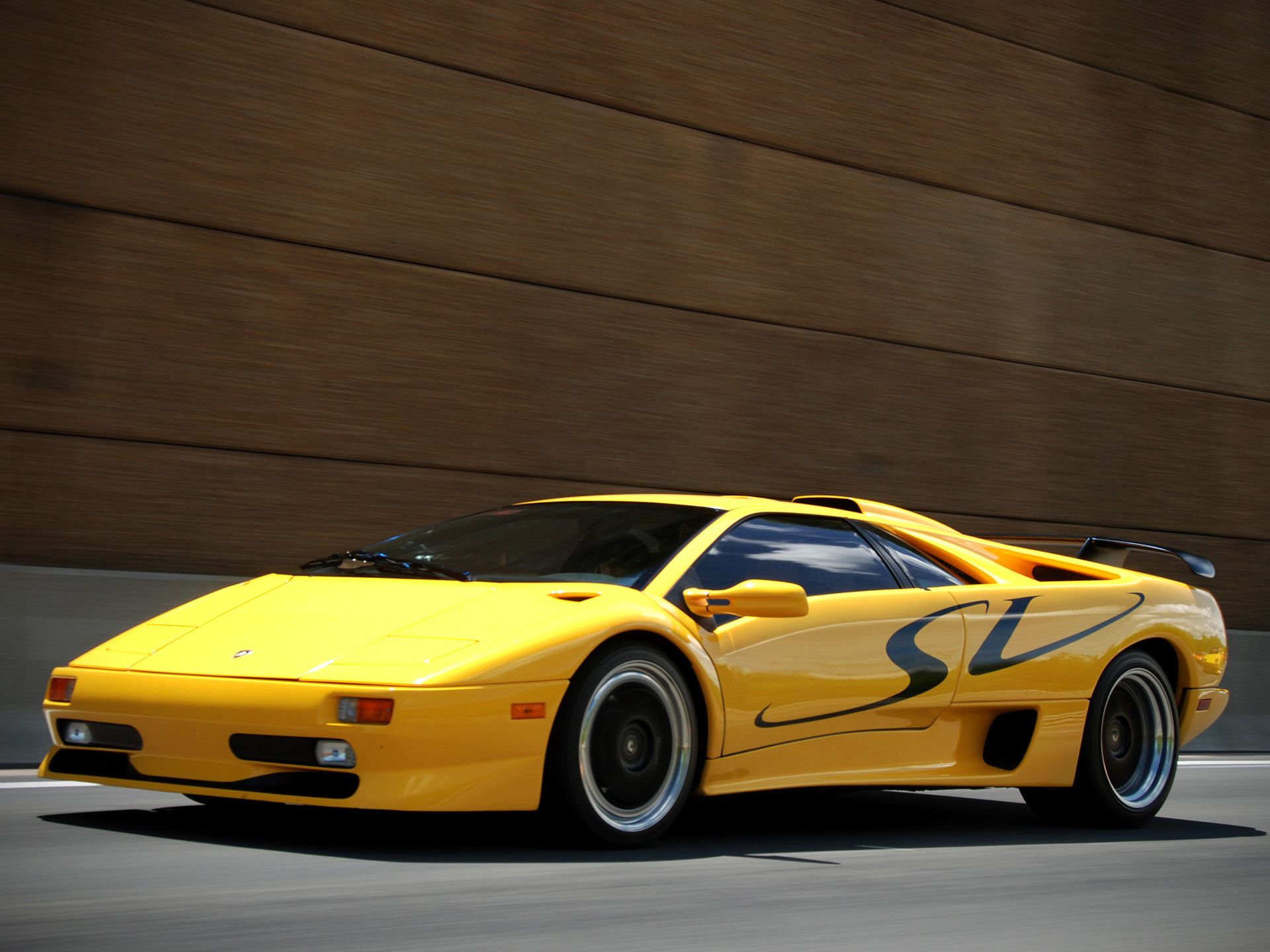 1996-Lamborghini-Diablo-SV