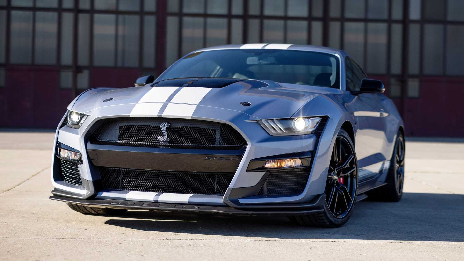 2022 Ford Mustang Shelby GT500, front view close up