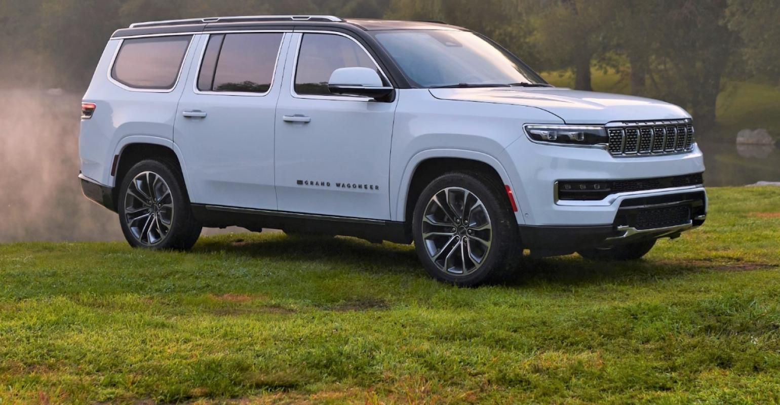 2022 Jeep Grand Wagoneer white