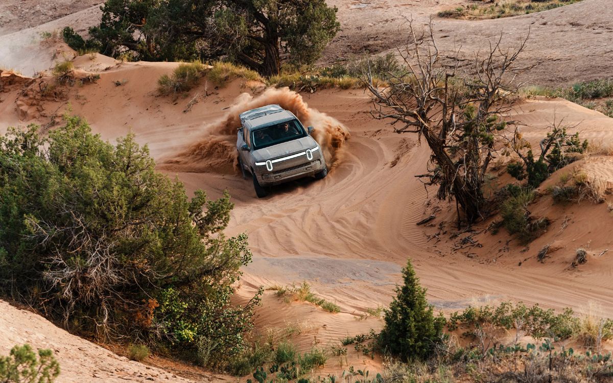 2022 Rivian R1T Pickup Truck With Eight Driving Modes