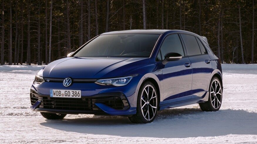 2022-Volkswagen-Golf-R-via-MotorTrend