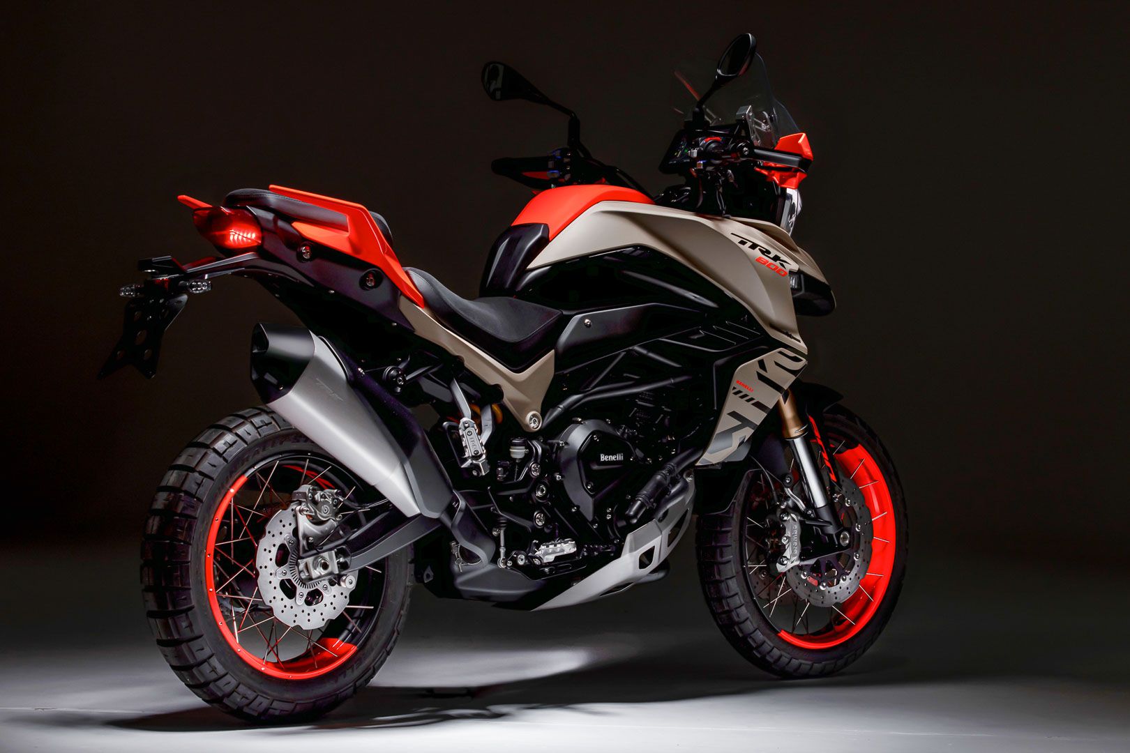 2022-benelli-trk-800-first-look-adventure-sport-touring-motorcycle-10