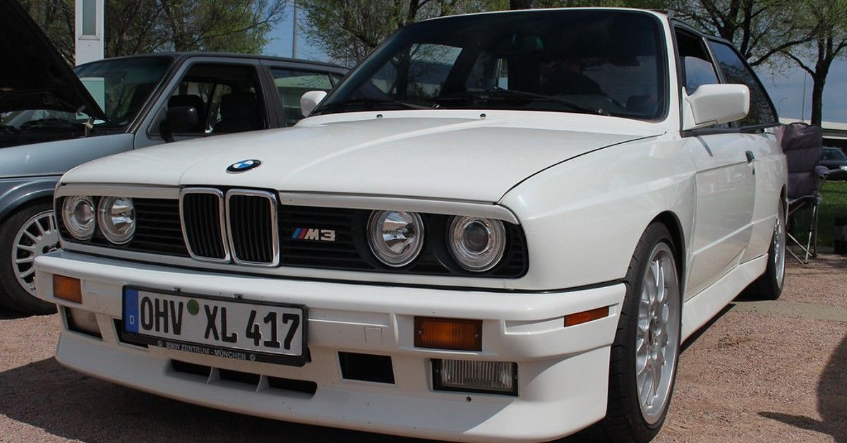 White BMW M3 E30