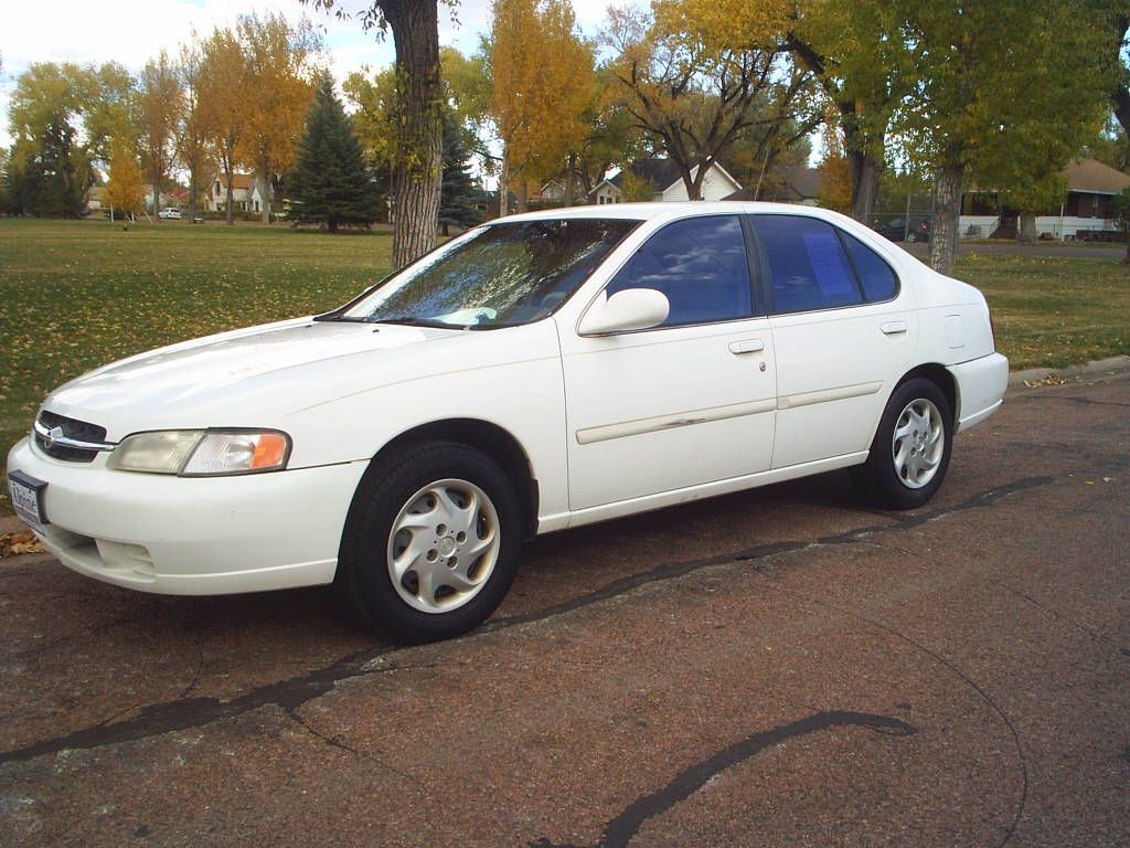 A Closer Look At The 1998 Nissan Altima