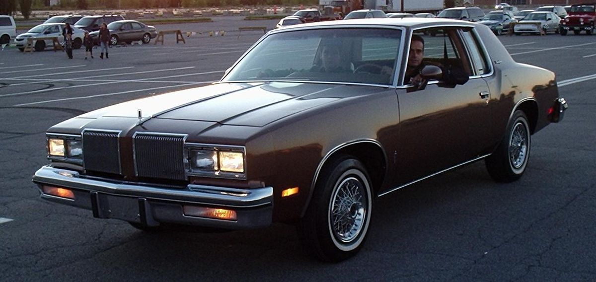 '81_Oldsmobile_Cutlass_Supreme_Coupe_via_Wikimedia