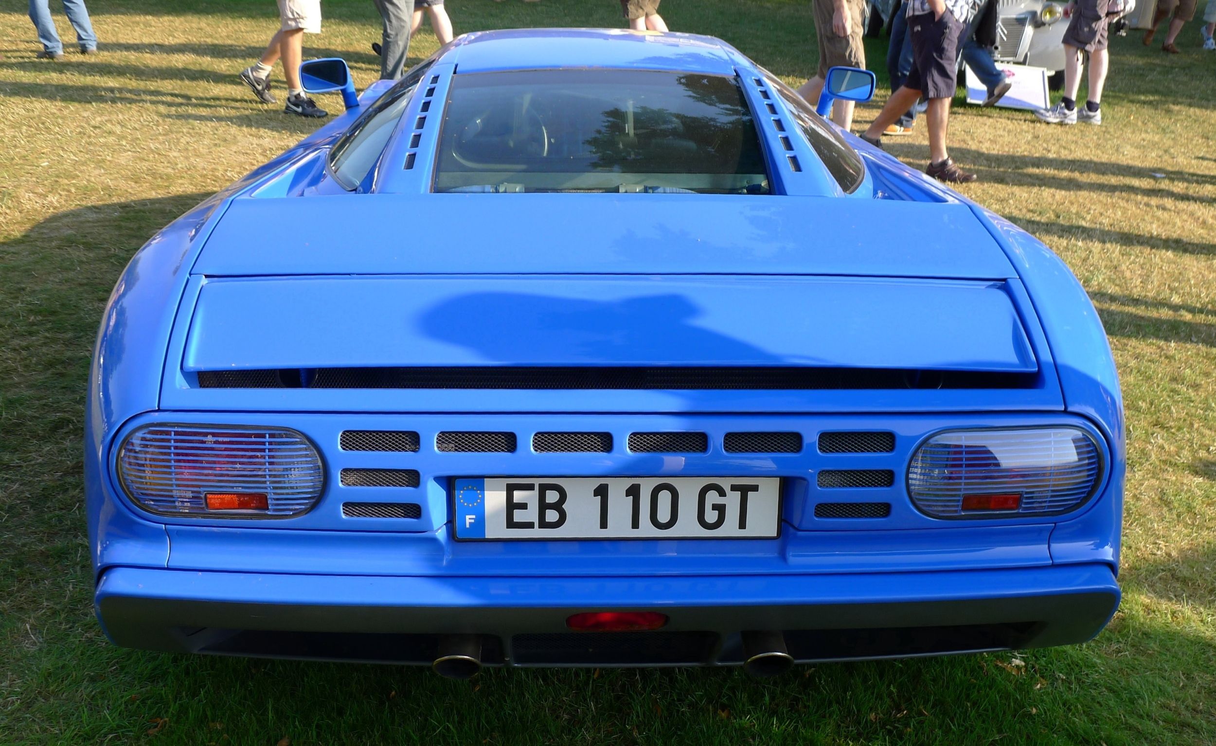 Bugatti EB110                