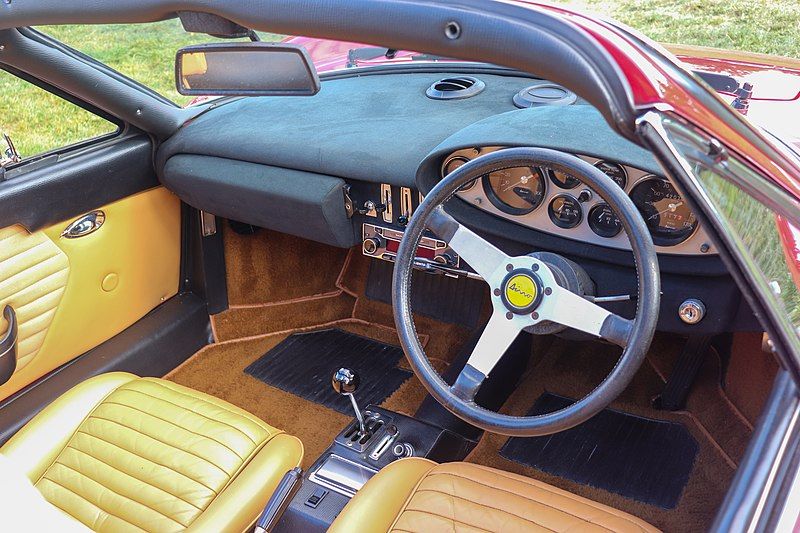 Ferrari Dino 246 GTS inteior
