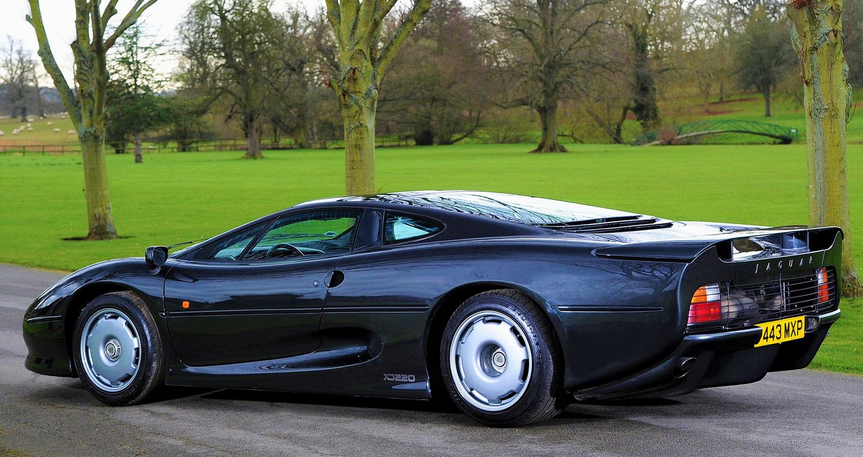 Jaguar XJ220 - Rear Quarters
