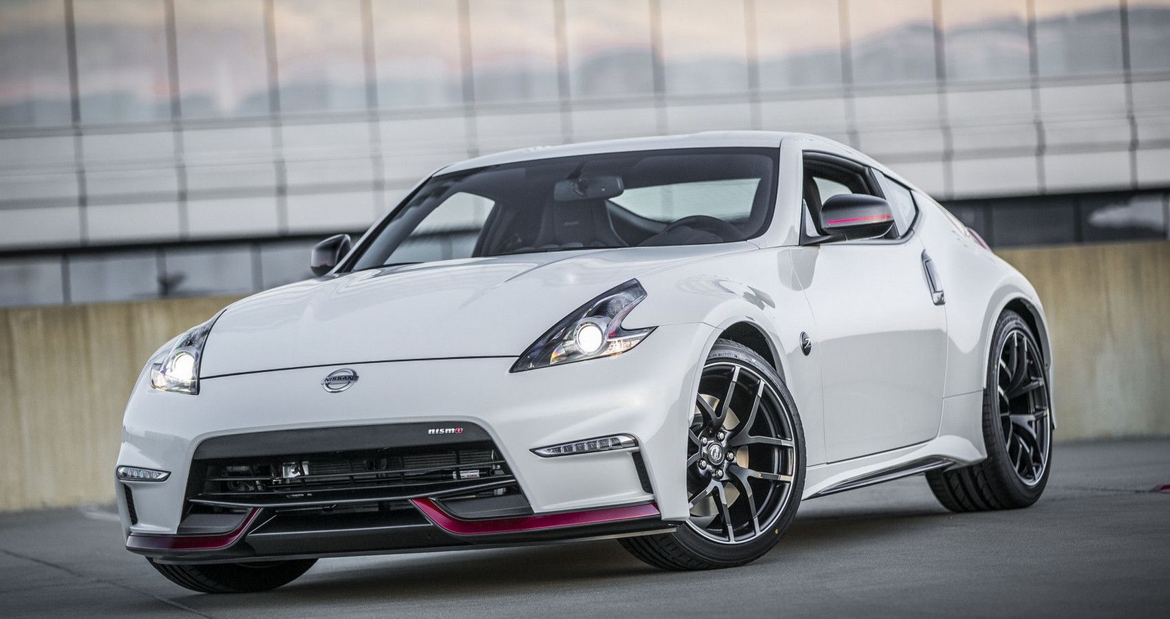 Nissan 370Z - Εμπρός