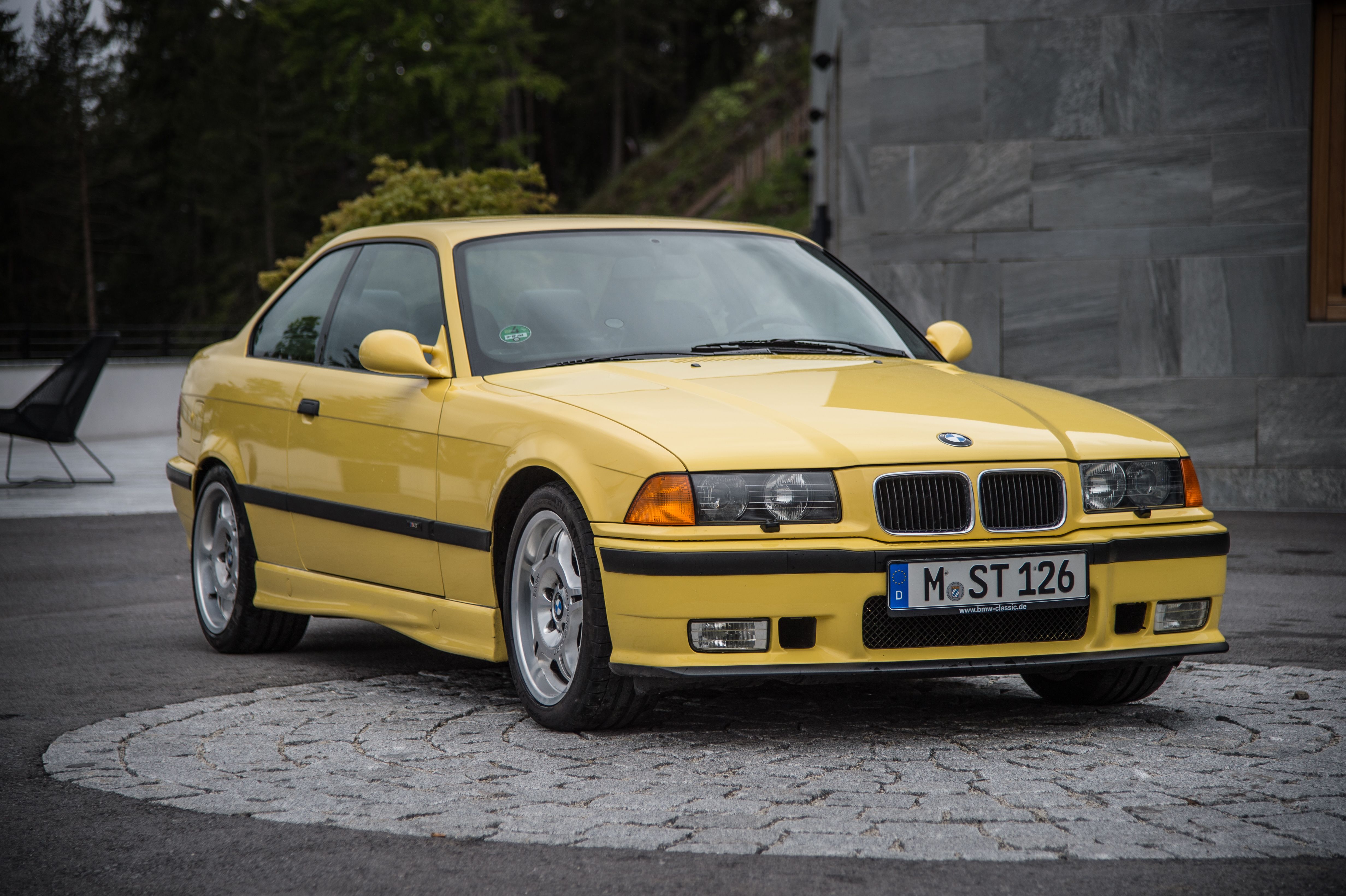 P90233285_highRes_the-bmw-m3-coup-e36--1