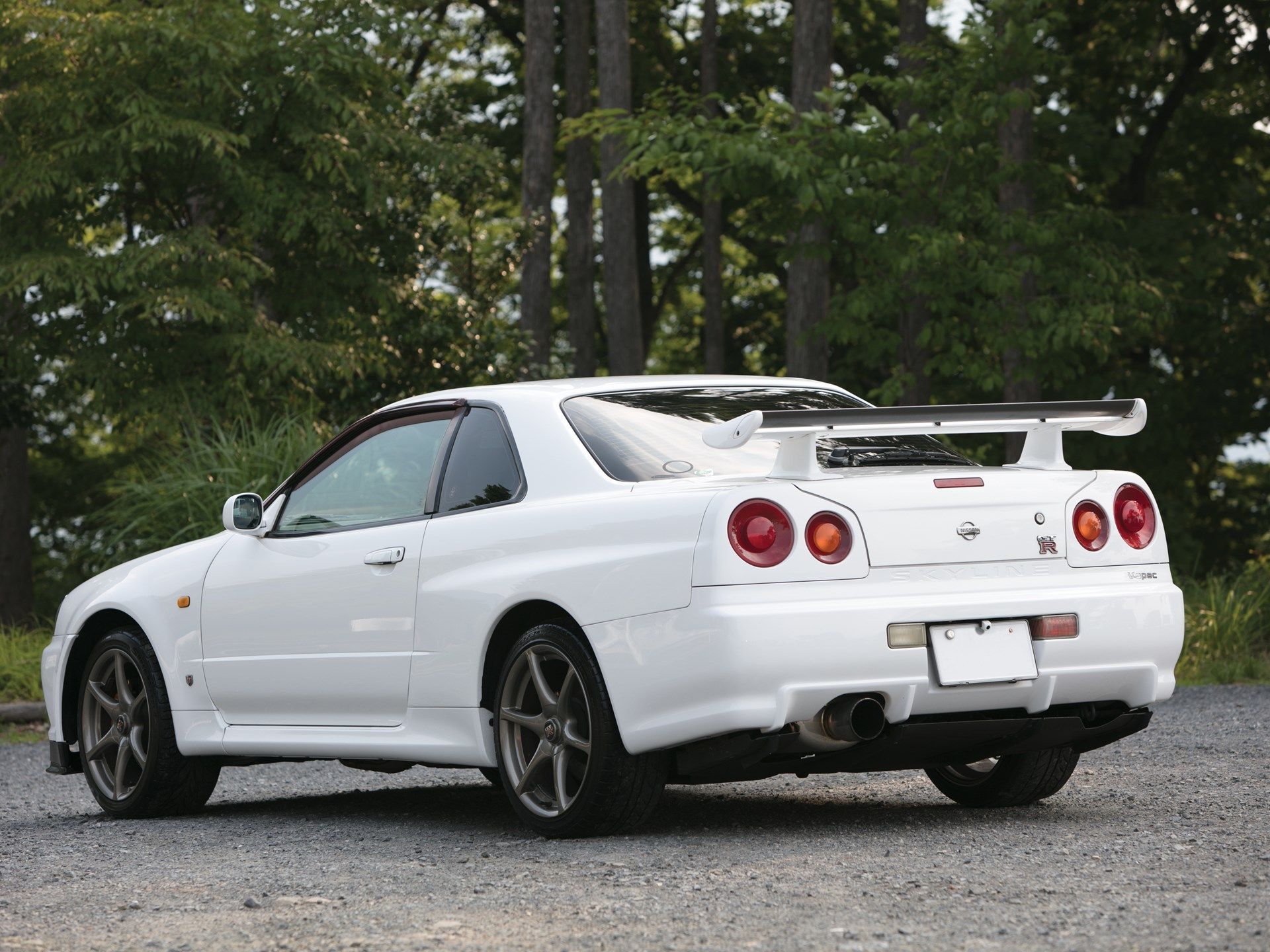 White Nissan Skyline GT-R R34