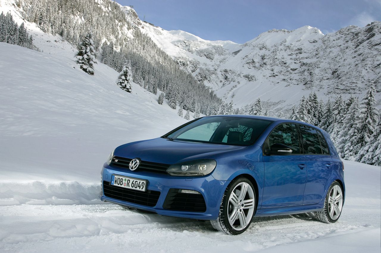 VW Golf R Snow Via Automotive Addicts