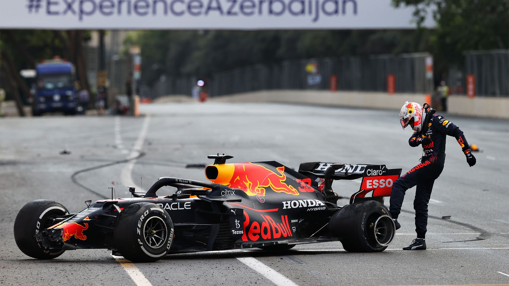 Verstappen Kicks His Car Baku 2021