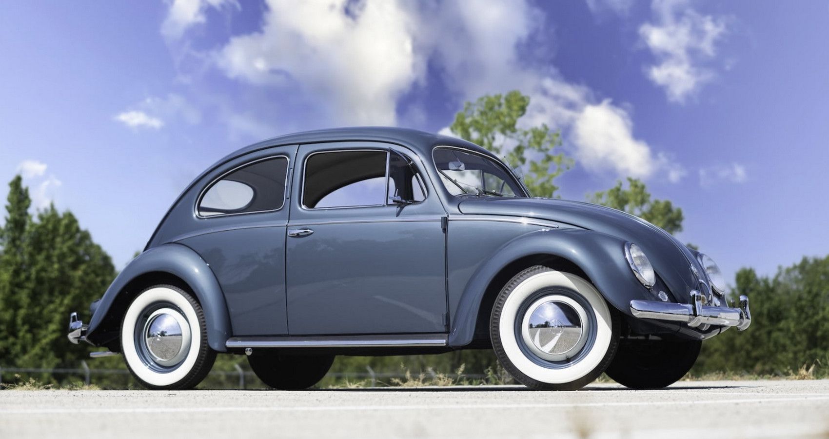 Volkswagen Beetle - side