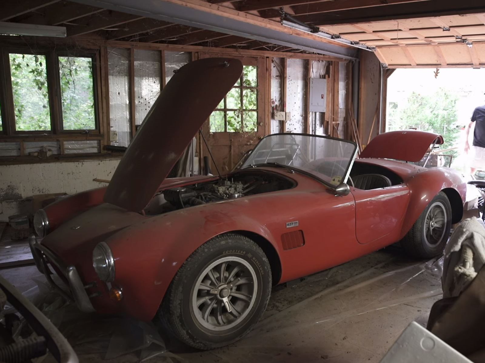 11 Coolest Vintage Cars Discovered In Barns (And How Much They're Worth