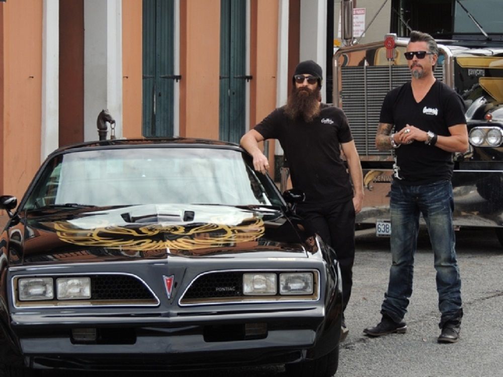fast and loud gas monkey 1977 Trans Am Smokey and the Bandit, presenters at side