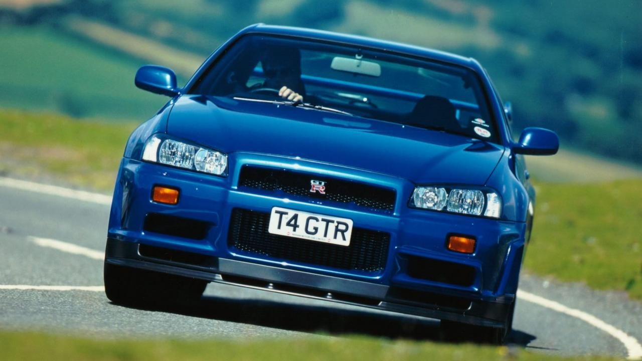 Nissan Skyline GT-R R34 Front View