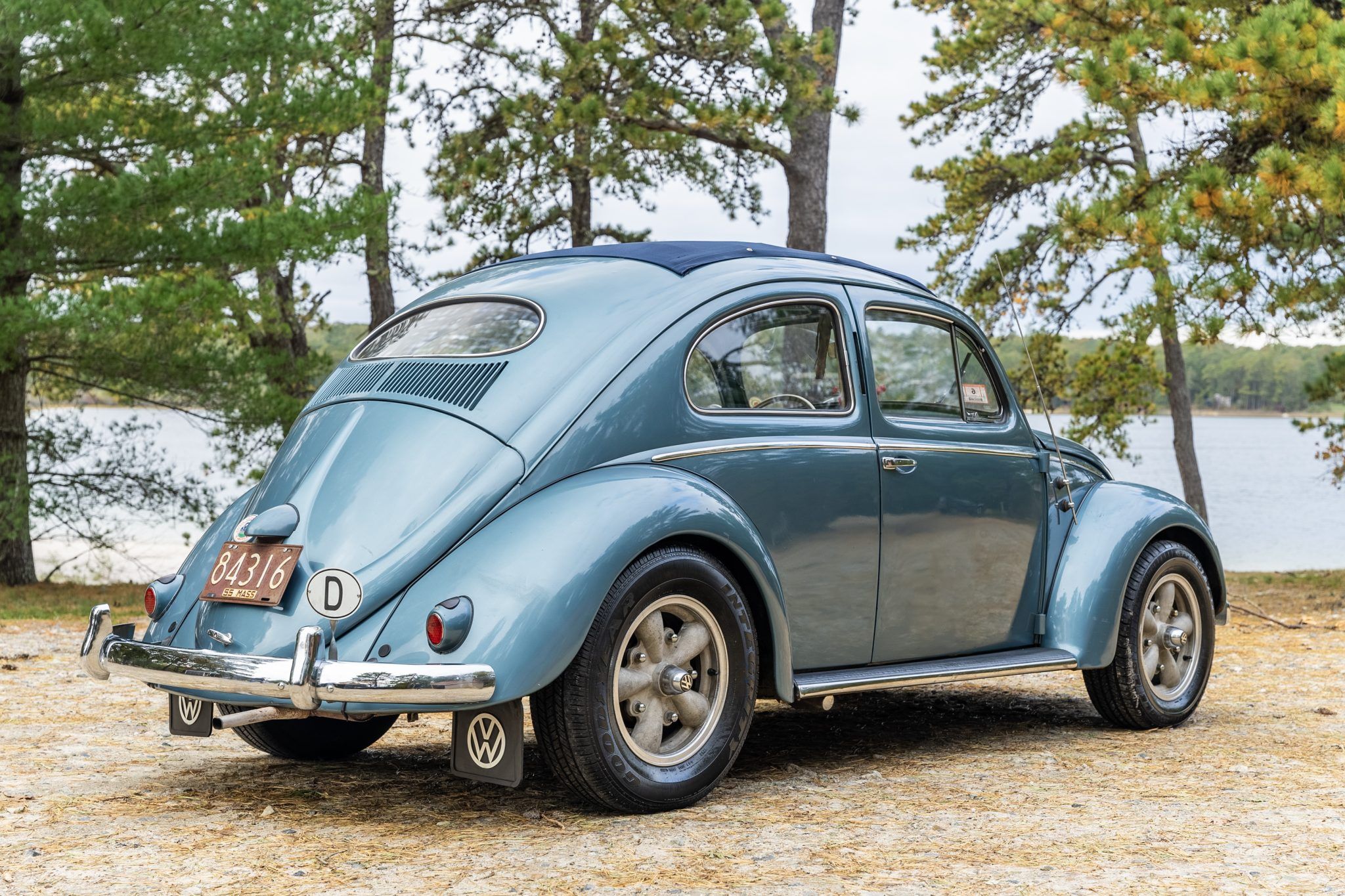 1955_volkswagen_beetle_rear_angular_view