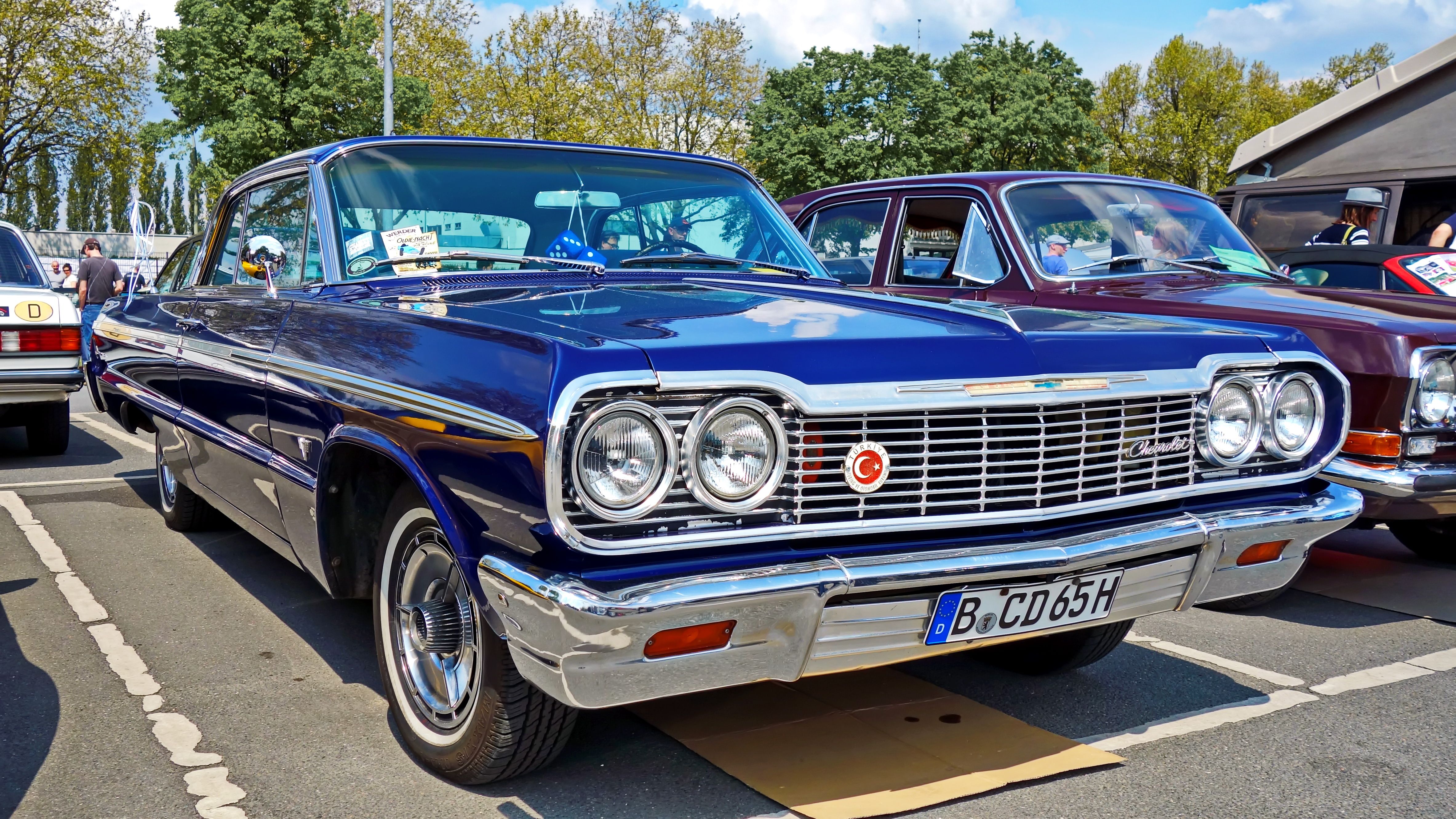 1964_Chevrolet_Impala_SS_(34962494690)