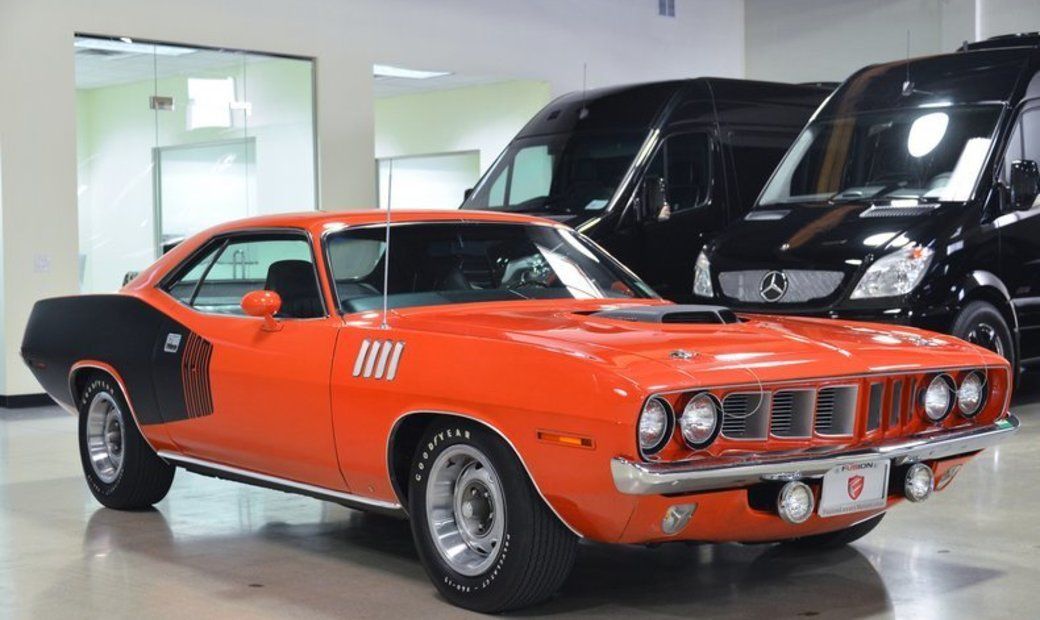 Orange 1971 Plymouth Hemi Cuda