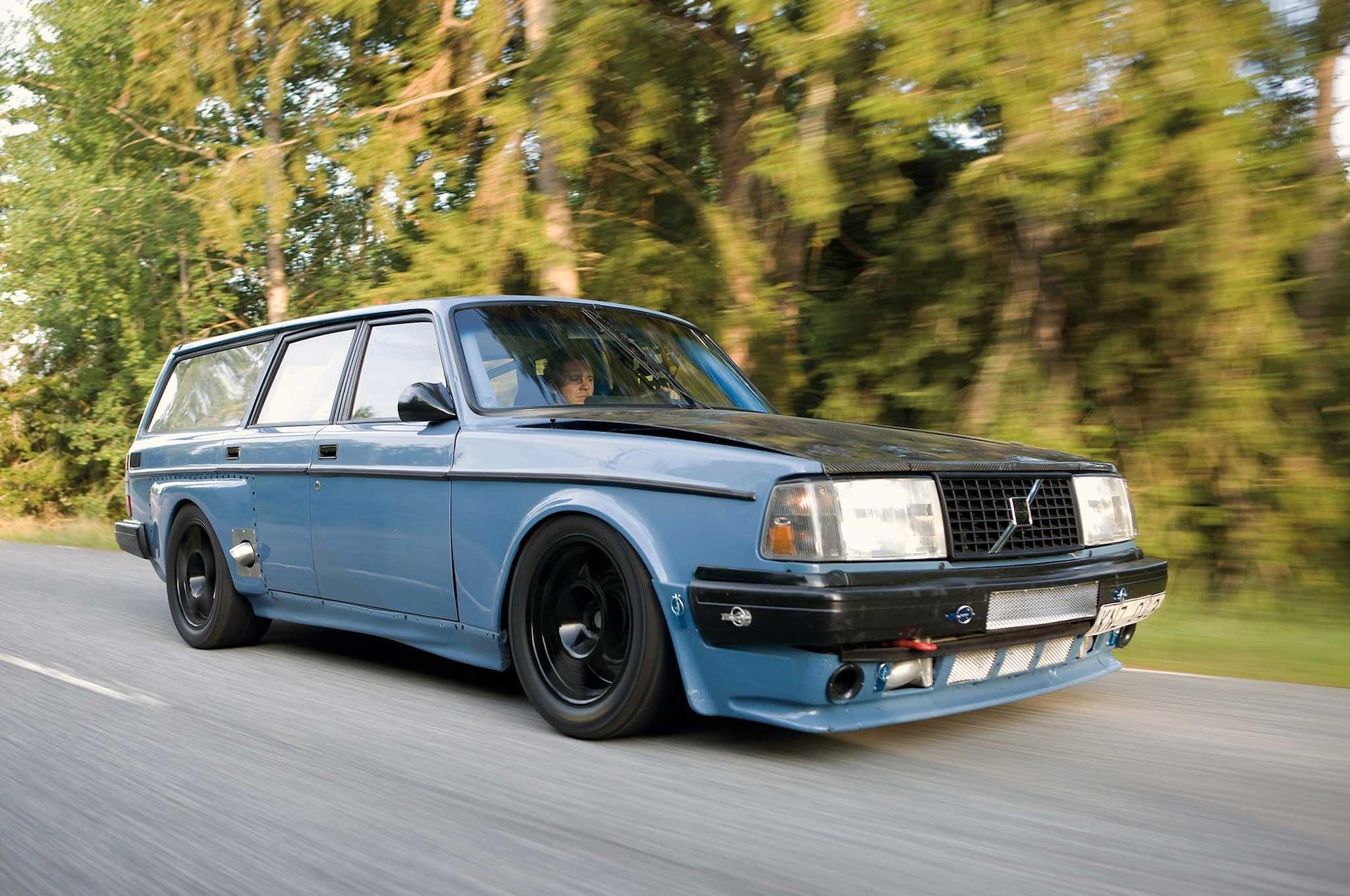 1981-Volvo-245-DL-M3-Style-Side-Skirts-01