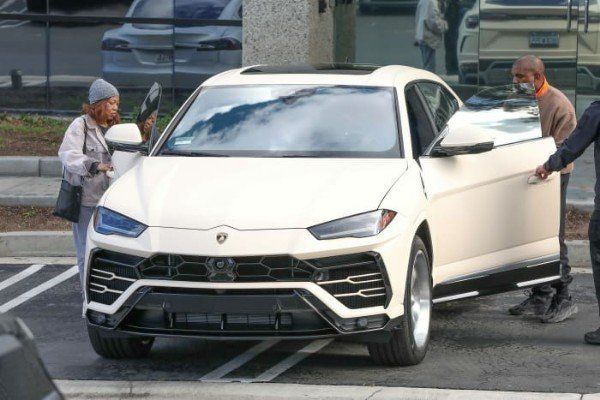 Lamborghini Urus blanco 2019