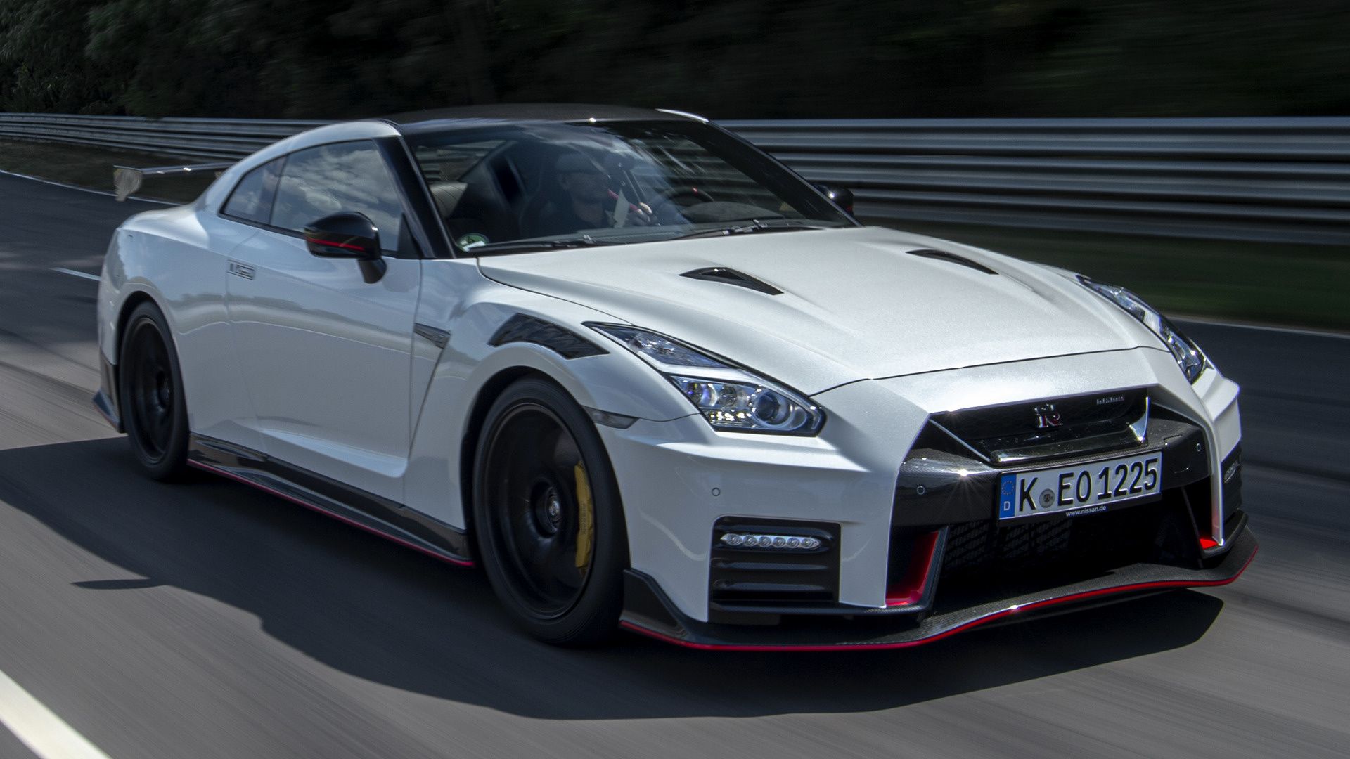2019 Nissan GT-R Nismo: Sports Coupe wanting to race but able to socialize.