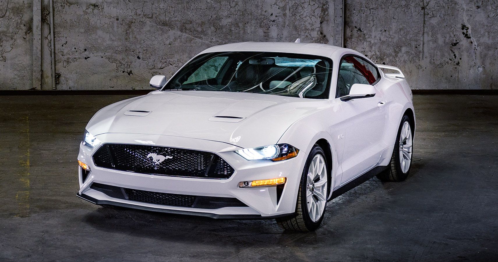 2022 Ford Mustang Ice White
