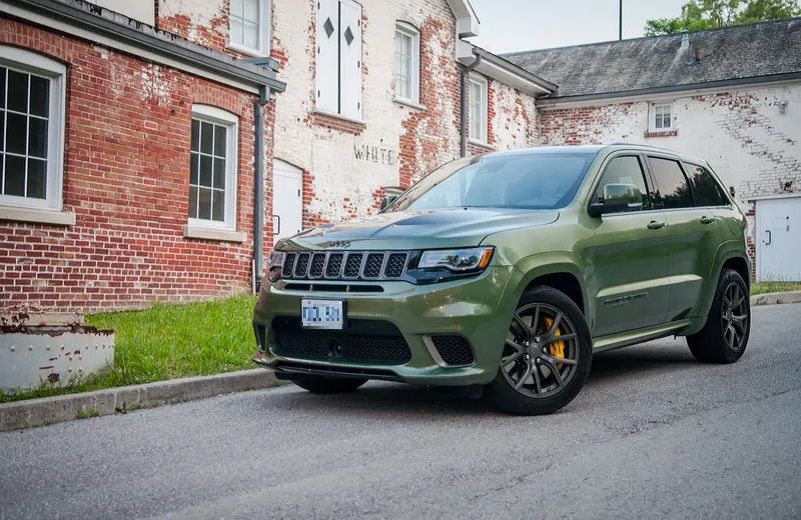 2022-Jeep-Grand-Cherokee-Trackhawk (1)