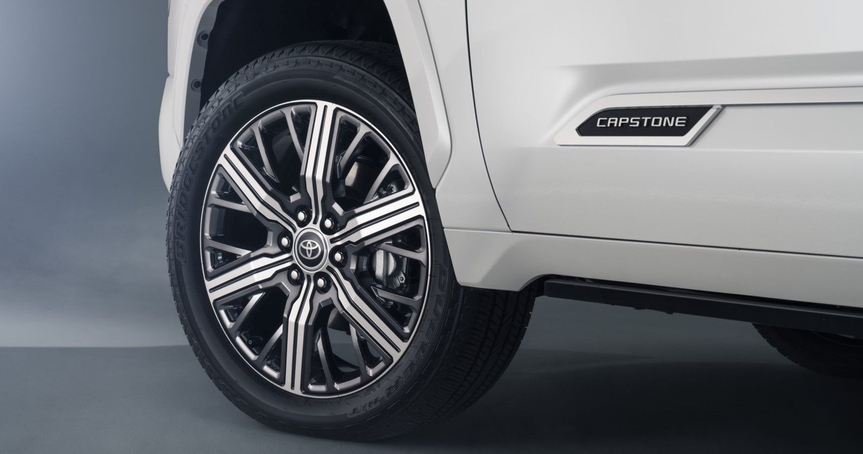 2022 Toyota Tundra Capstone chrome 22-inch wheels close-up view
