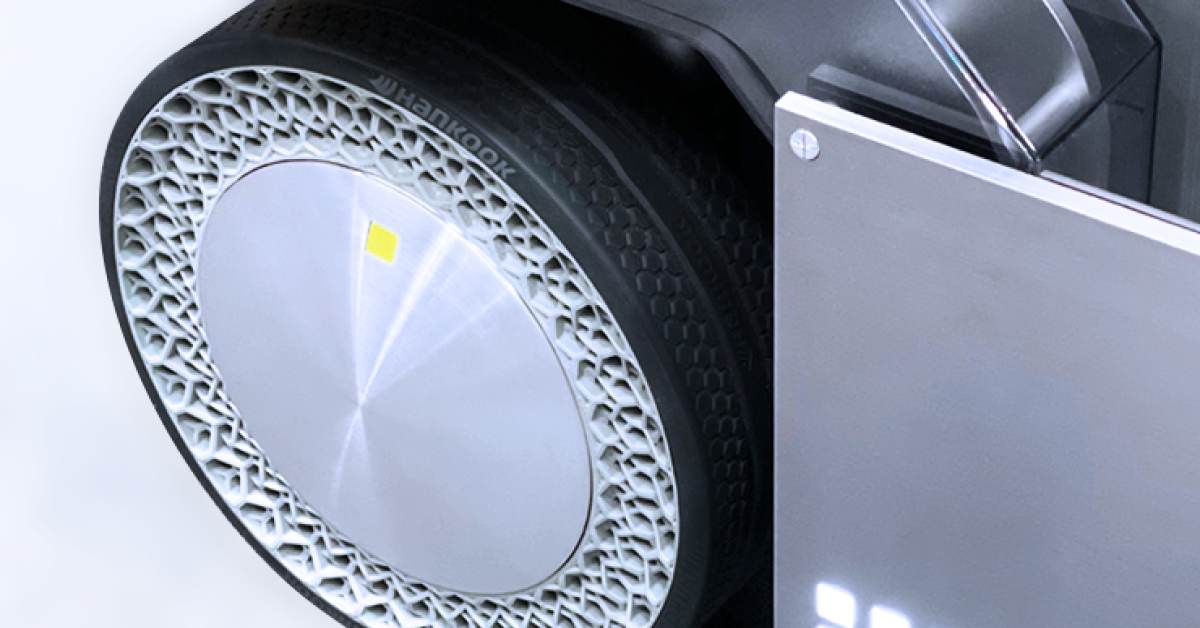 Hankook airless tire concept on the Hyundai L7 concept